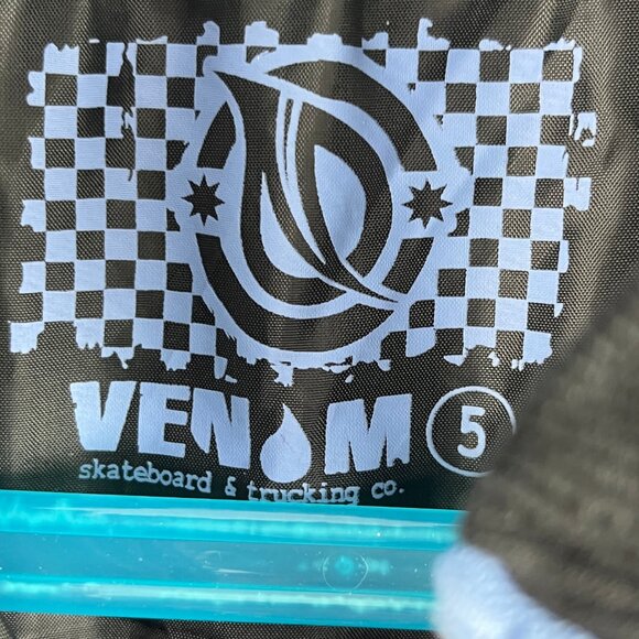 Venom Kids Windbreaker Vest Size 5 Black Full Zip Pockets Lined Insulated - Picture 4 of 7